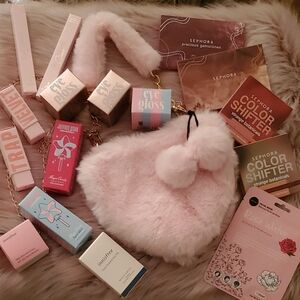 Valentine's/Galentine's 8-piece Gift Bundle
